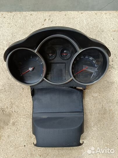 Панель приборов Chevrolet Cruze 1.6 МКПП
