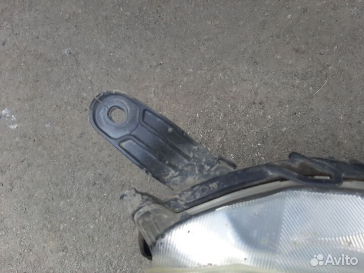 Фара передняя правая Toyota aqua