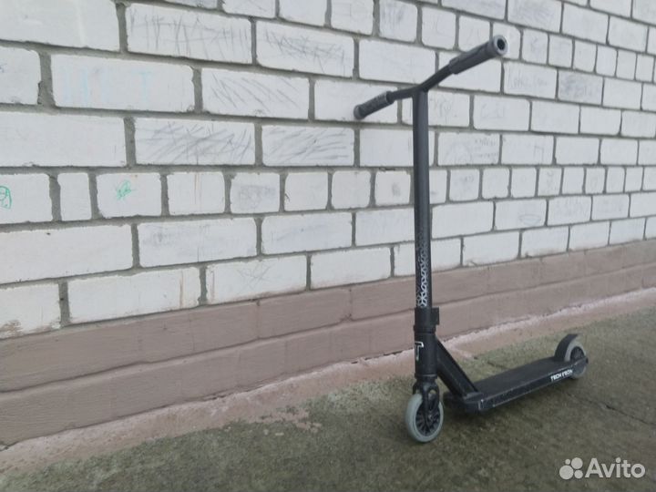 Трюковой самокат tech team