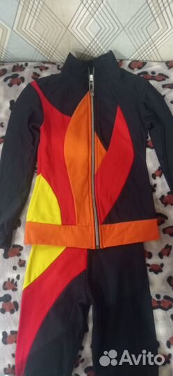 Утепленный костюм для фигурного катания