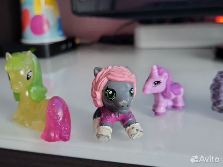 Фигурки лошадок