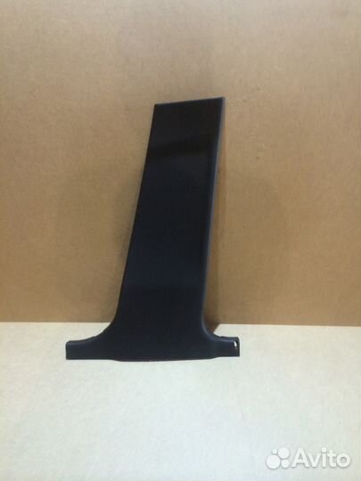 Обшивка накладка центральной стойки Mercedes W204