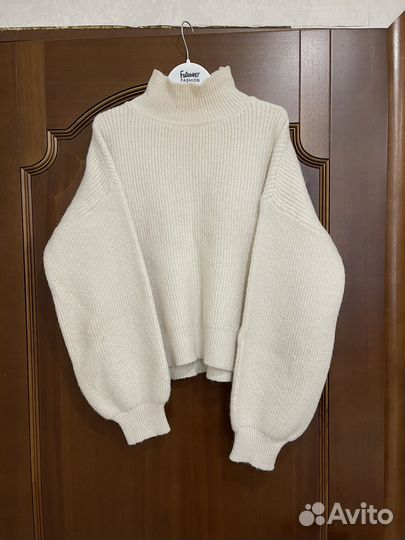 Свитер укороченный