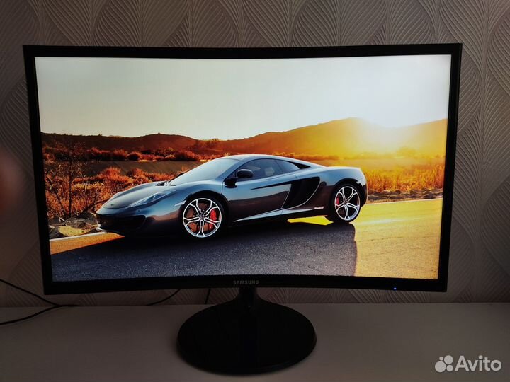 Монитор Samsung 24 FullHD изогнутый