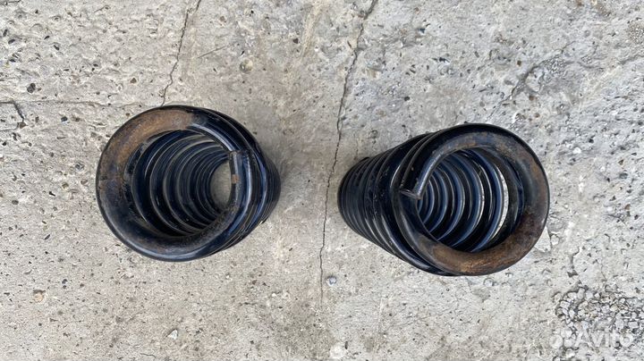 Пружины передние на Toyota Land cruiser 200