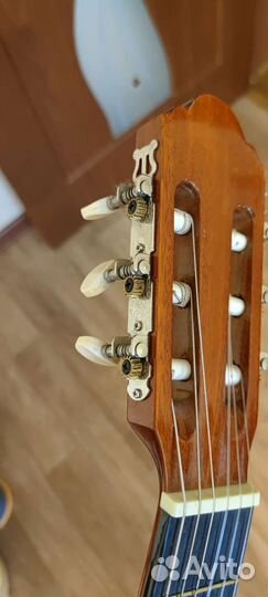 Новая классическая гитара Homage