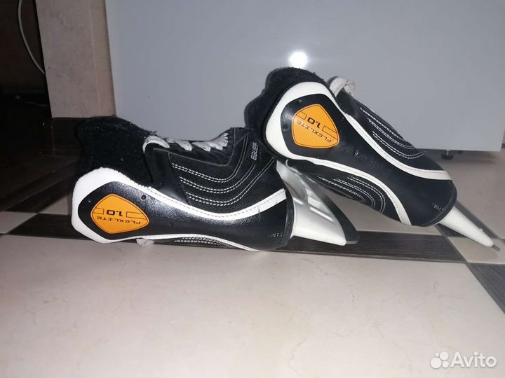 Хоккейные детские коньки Bauer