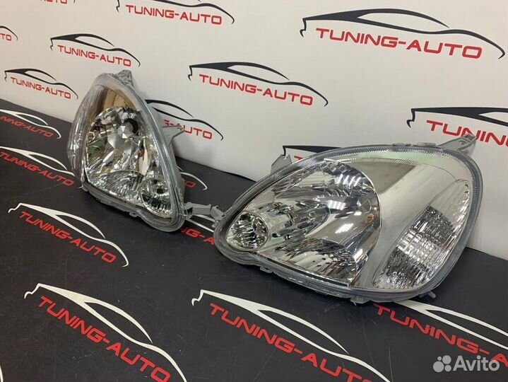 Фары на Vitz XP10 01-05 светлые