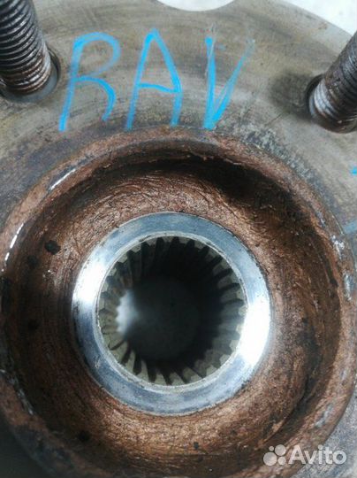 Ступица задняя Toyota Rav4 XA30