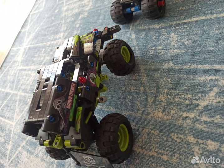 Игрушки машины пакетом