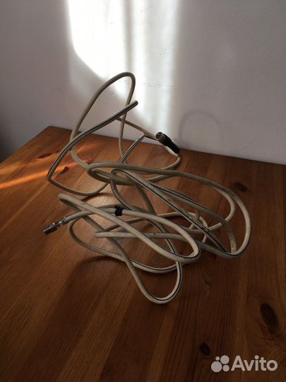 Провод 5 метров (не знаю, от чего)