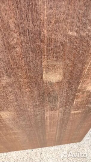 Щит из красного дерева