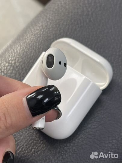 Airpods 2 оригинал кейс и правый наушник