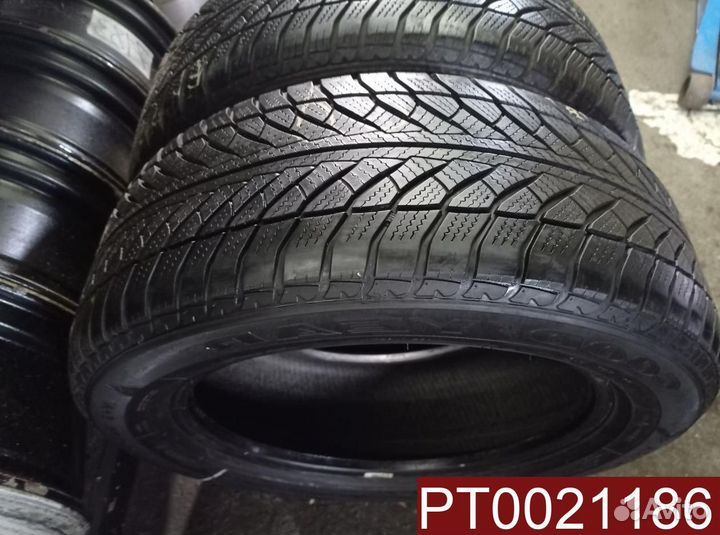 Goodyear UltraGrip Performance 225/55 R17 98H