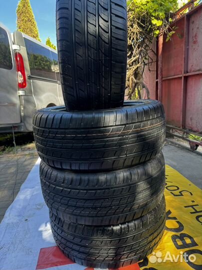 Royal Black Royal Explorer 255/45 R18 103V