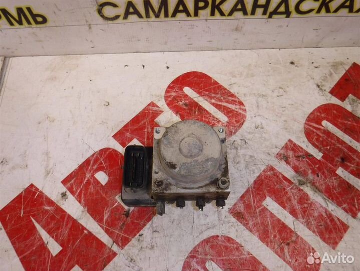Блок ABS (насос) Toyota Corolla (E150) 2006-2013
