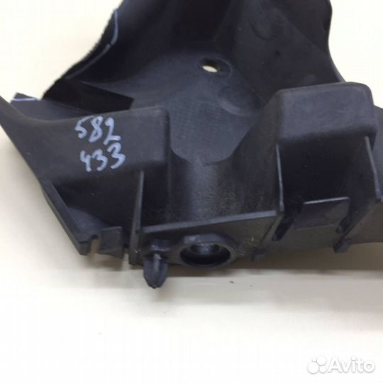 Кронштейн переднего бампера правый Volvo XC60 2008-2017