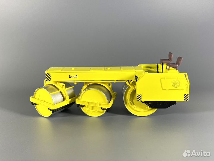 Дорожный каток Ду-49, масштаб 1:43