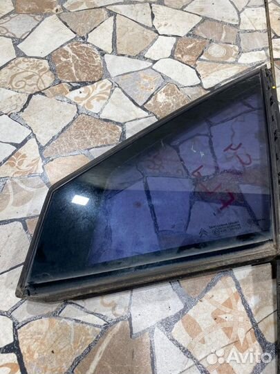 Форточка двери Citroen C4 хэтчбэк TU5JP4 2009