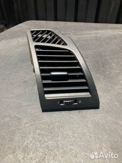 Дефлектор обдува передний правый Bmw 1 E87 2005