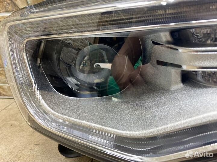 Фара правая Jeep Grand Cherokee