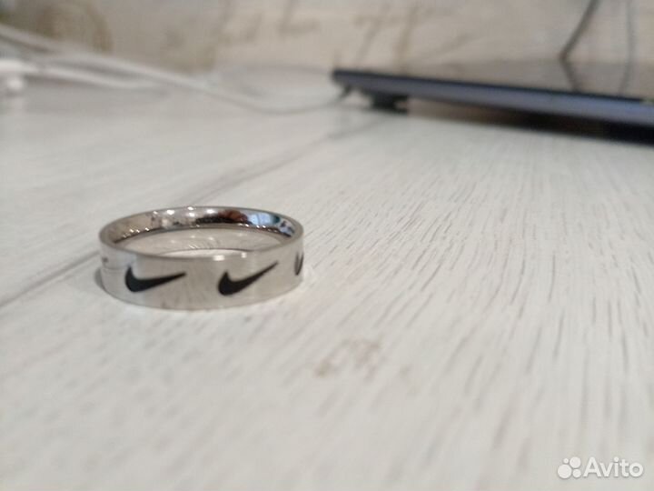 Кольцо найк