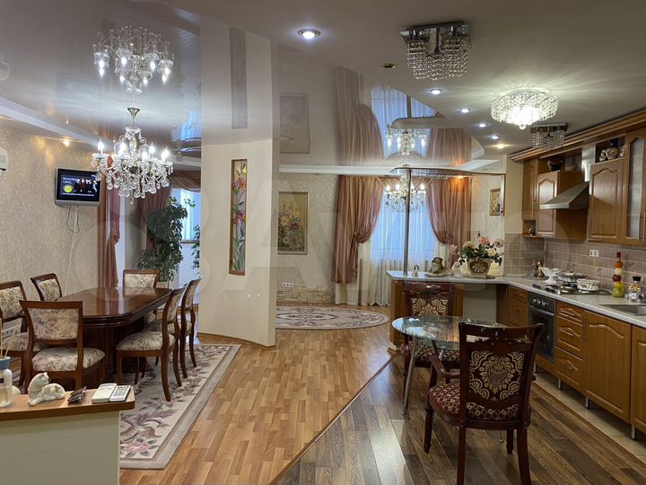 3-к. квартира, 138 м², 2/13 эт.