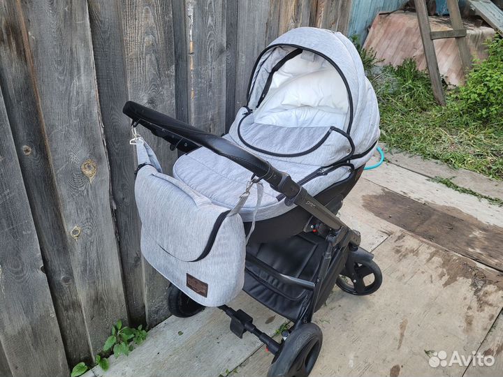 Прогулочная коляска 2 в 1