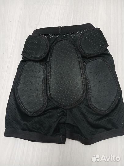 Детские защитные шорты для фигурного катания