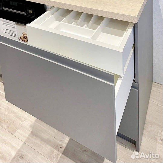 Кухня под потолок на заказ