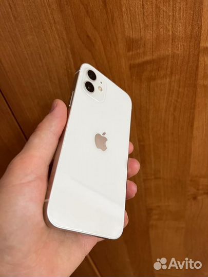 iPhone 12, 64 ГБ