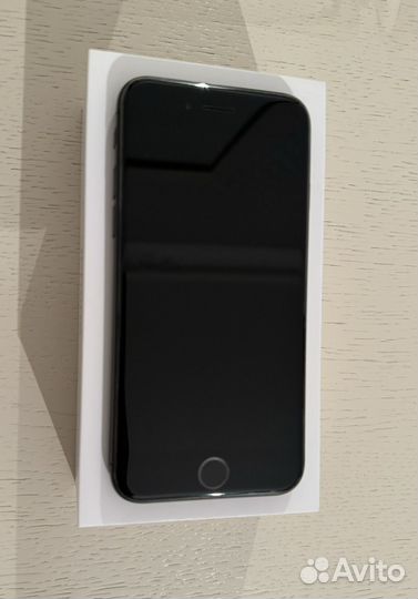 iPhone SE, 128 ГБ