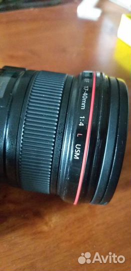 Зеркальный фотоаппарат canon 5d с объективом