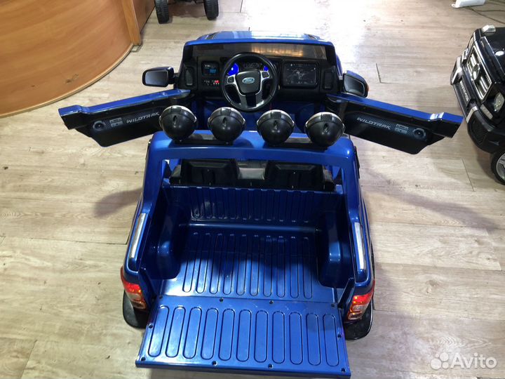 Детский электромобиль