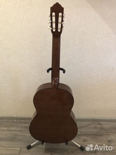 Классическая гитара Yamaha