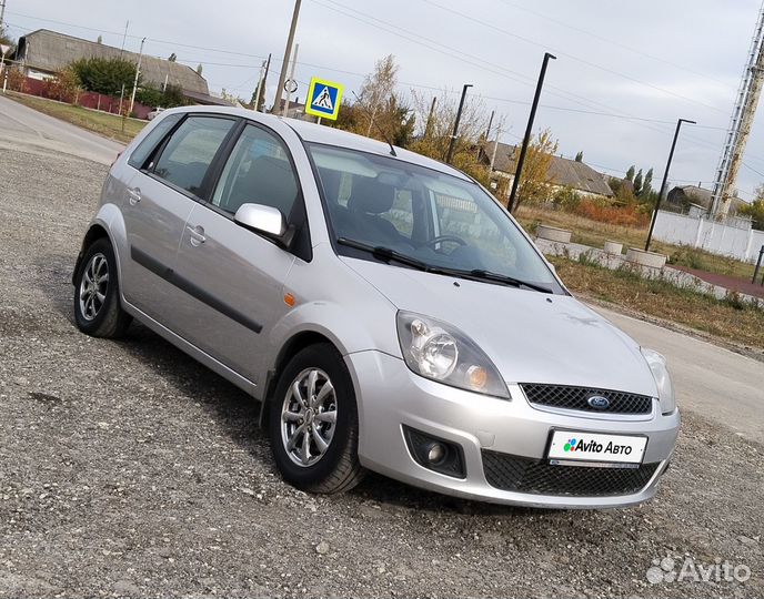 Ford Fiesta 1.6 МТ, 2006, 211 800 км