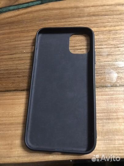 Чехол на iPhone 11