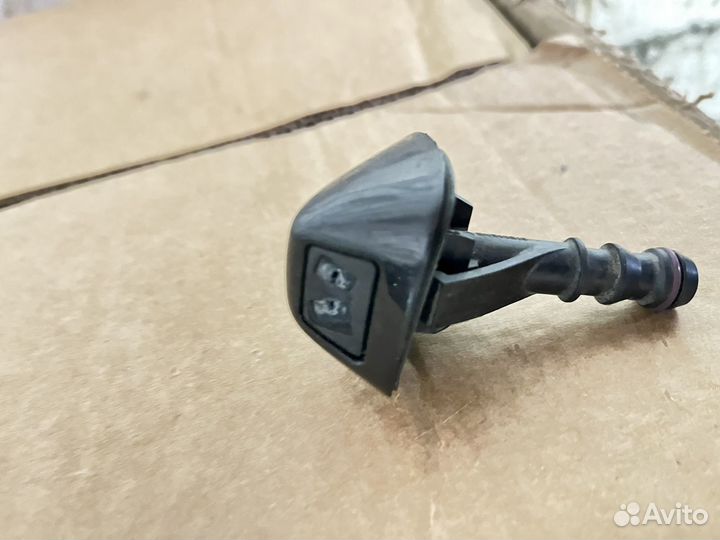 Форсунка омывателя фары бмв е87