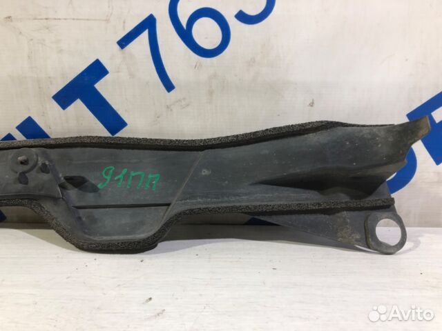 Пыльник крыла правый toyota corolla E150 1.6 мт се