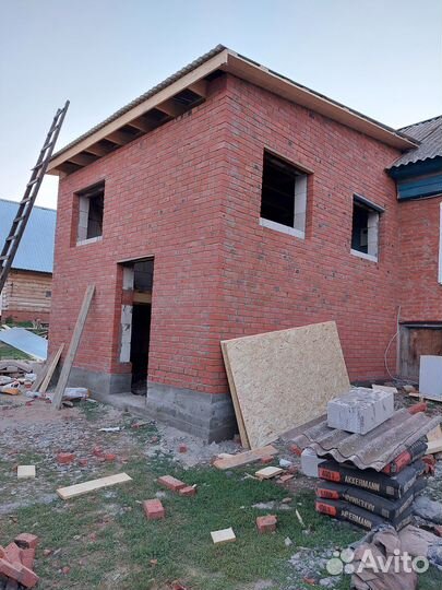 Бригада строителей