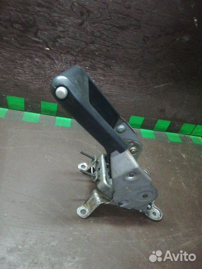 Рычаг стояночного тормоза Renault Megane BM1E