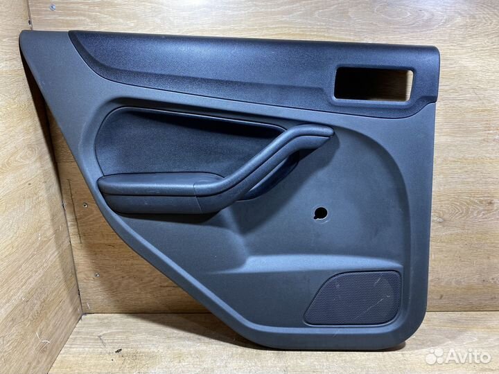 Обшивка задняя левая Ford Focus 2 79133