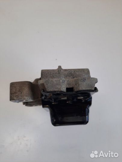 Опора крепления двигателя. левая Skoda Octavia BSE