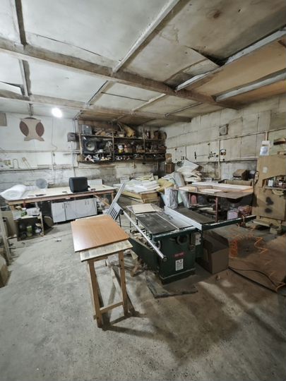 Гараж, > 30 м²