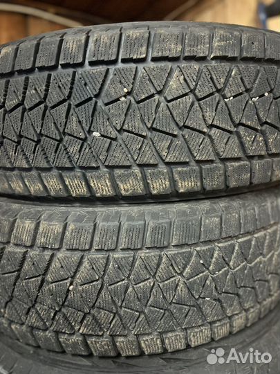 Bridgestone Blizzak DM-V2 235/65 R18