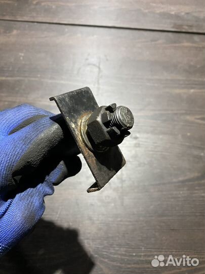 Ось заднего колеса для Kawasaki Z750 04-05