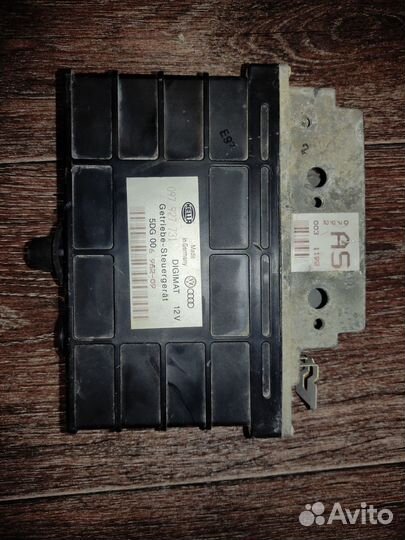 Продаю блок управления кпп на audi 80