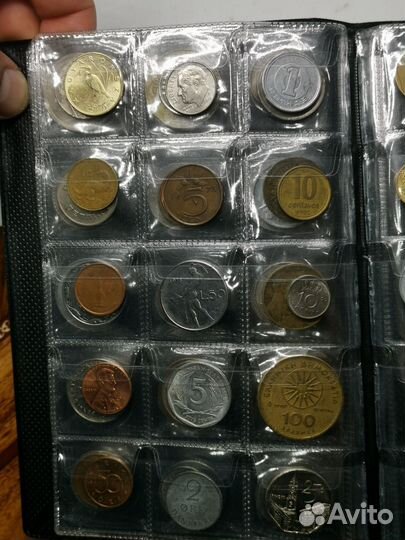 Иностранные монеты в альбоме