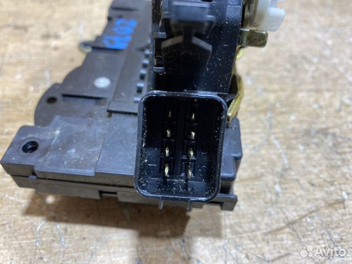 Замок передней правой двери Ford Focus 1 ZD79