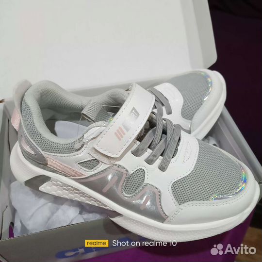 Кроссовки детские новые